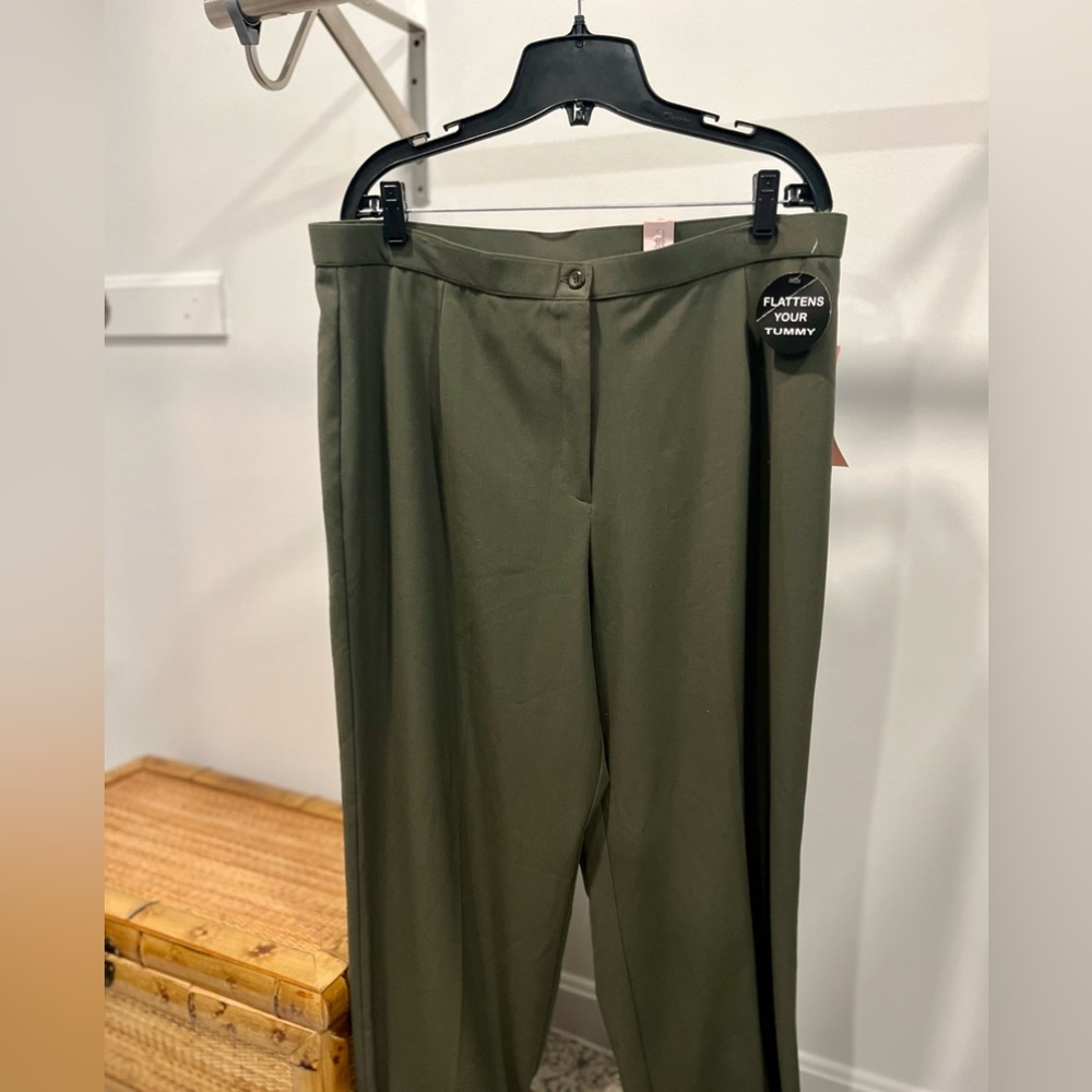 NWT Dressbarn Green Dress Pants 18W - Picture 1 of 9